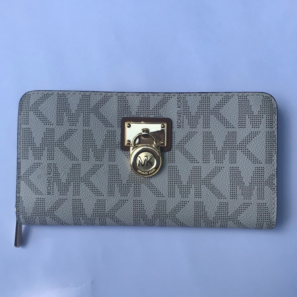 Michael Kors Hamilton Wallet (SOLD)